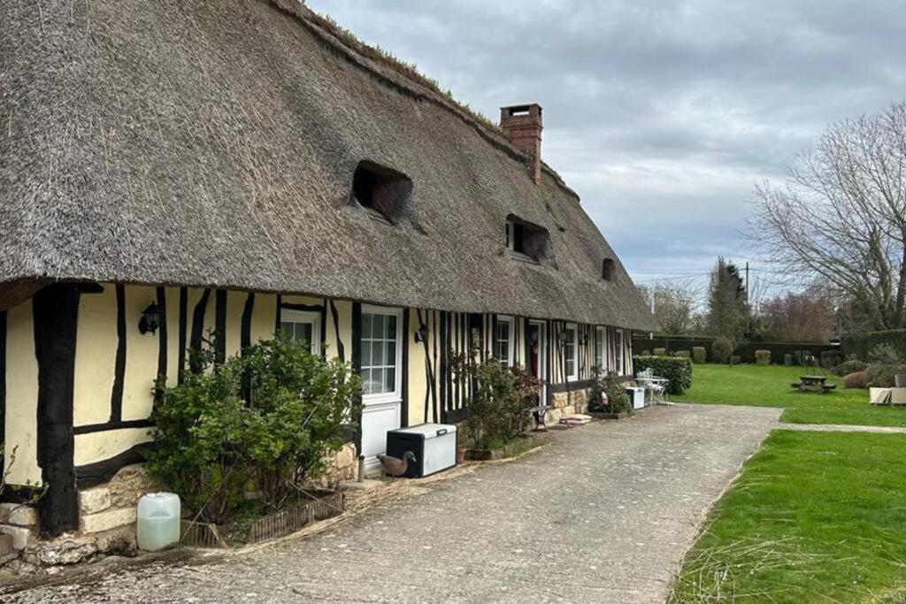 Chaumiere De Charme Cosy Saint-Éloi-de-Fourques Exterior foto