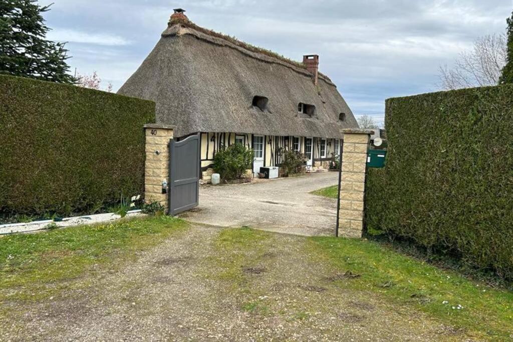 Chaumiere De Charme Cosy Saint-Éloi-de-Fourques Exterior foto